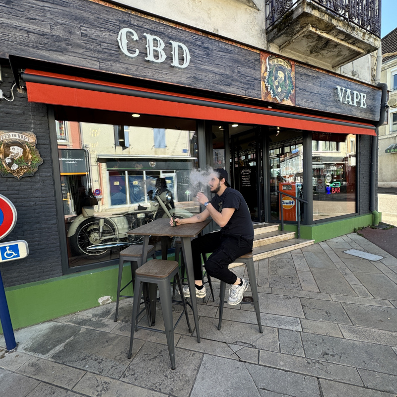 CBD  VAPE Montceau Weed In Vape