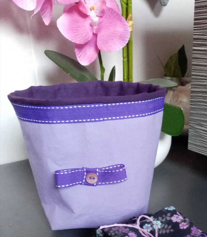 Mini-panier garni "petite fleurs violet"