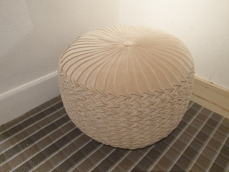 Pouf grand modèle beige