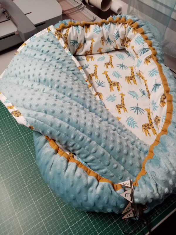 Nid/Couffin réducteur de lit bébé girafe