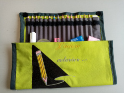 POCHETTE A CRAYONS