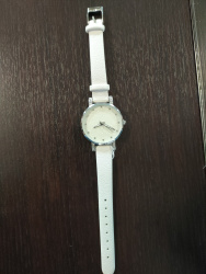 Montre bracelet blanc