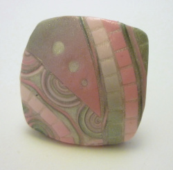 Bague "mosaïque rose"