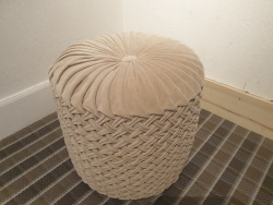 Pouf petit modèle beige