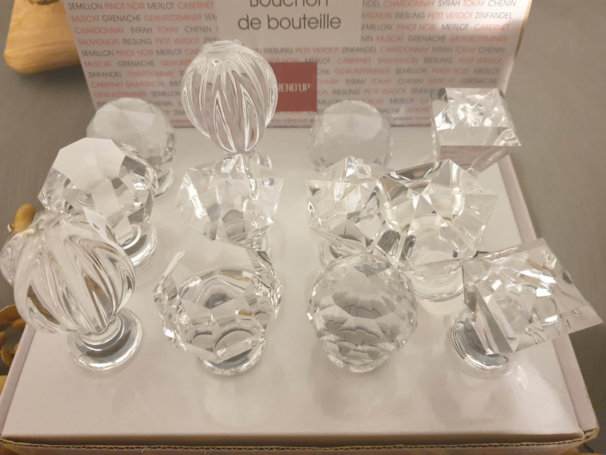 Bouchon de bouteille en verre transparent